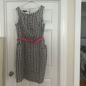 Nine West black and white belted dress